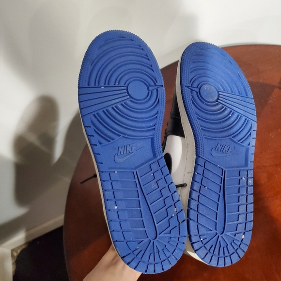 Nike Air Jordan 1 Royal Toe - Picture 3 of 3